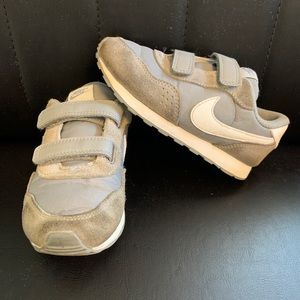 Nike toddler boys tennis shoes size 10